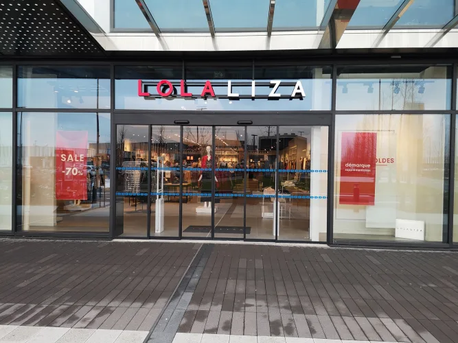 LolaLiza Neuville en Ferrain